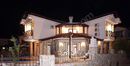 For sale deatached villa with pool in Seydikemer